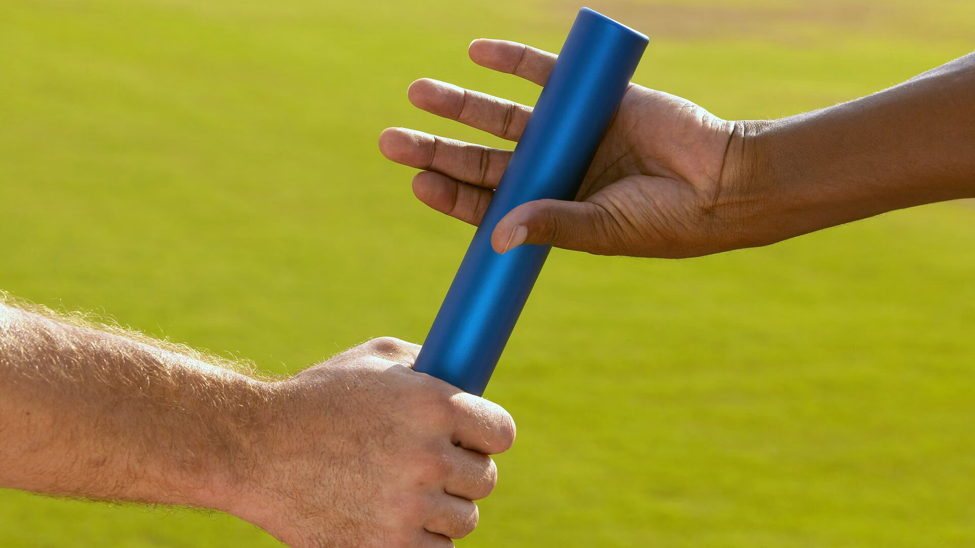 核心对决：张伟与周楠火力交锋，谁才是真正的球队领袖？，张伟周欣